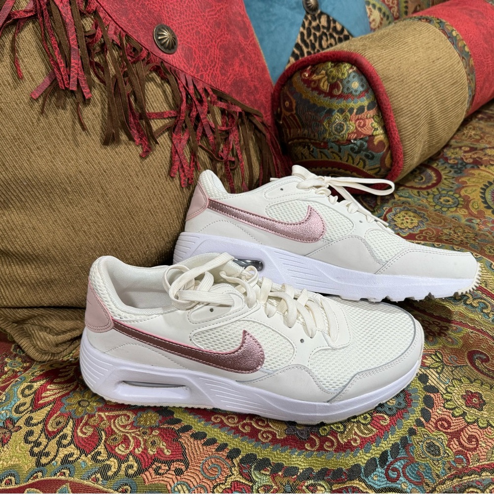 Ladies Nike size 9 used once!